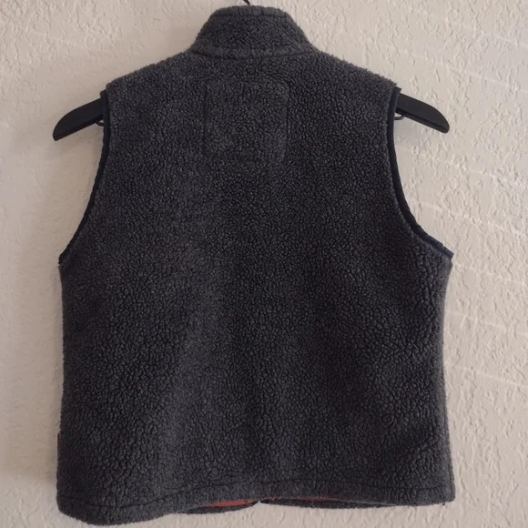Abercrombie and Fitch Sherpa Vest - Picture 4 of 10